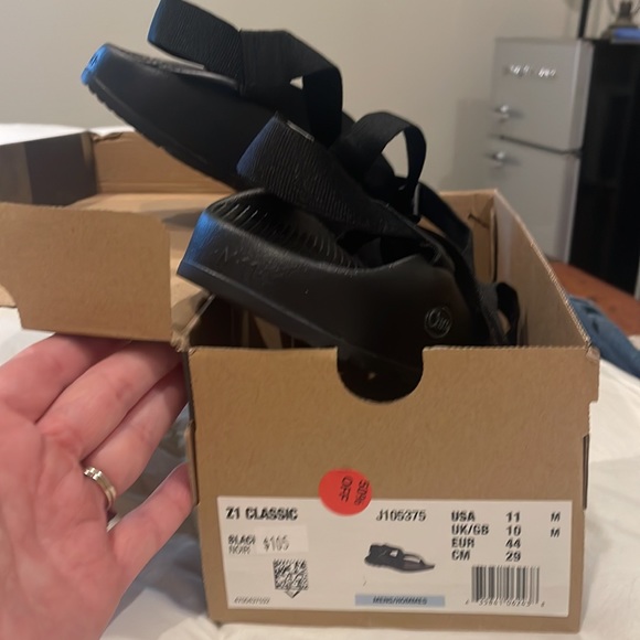 Men’s Chacos size 11, black - Picture 3 of 3